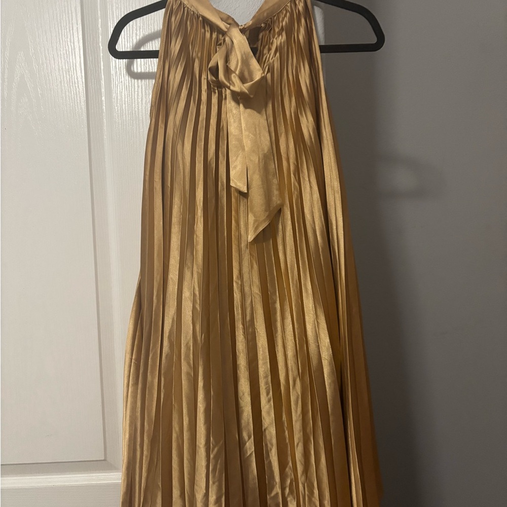 Elegant Gold Pleated Halter Dress